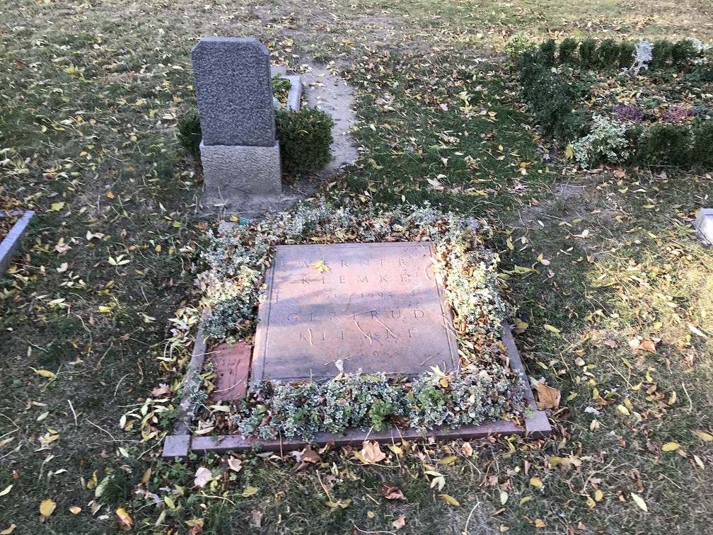 Grabstein Werner Klemke, St. Hedwigs-Friedhof, Berlin-Weißensee