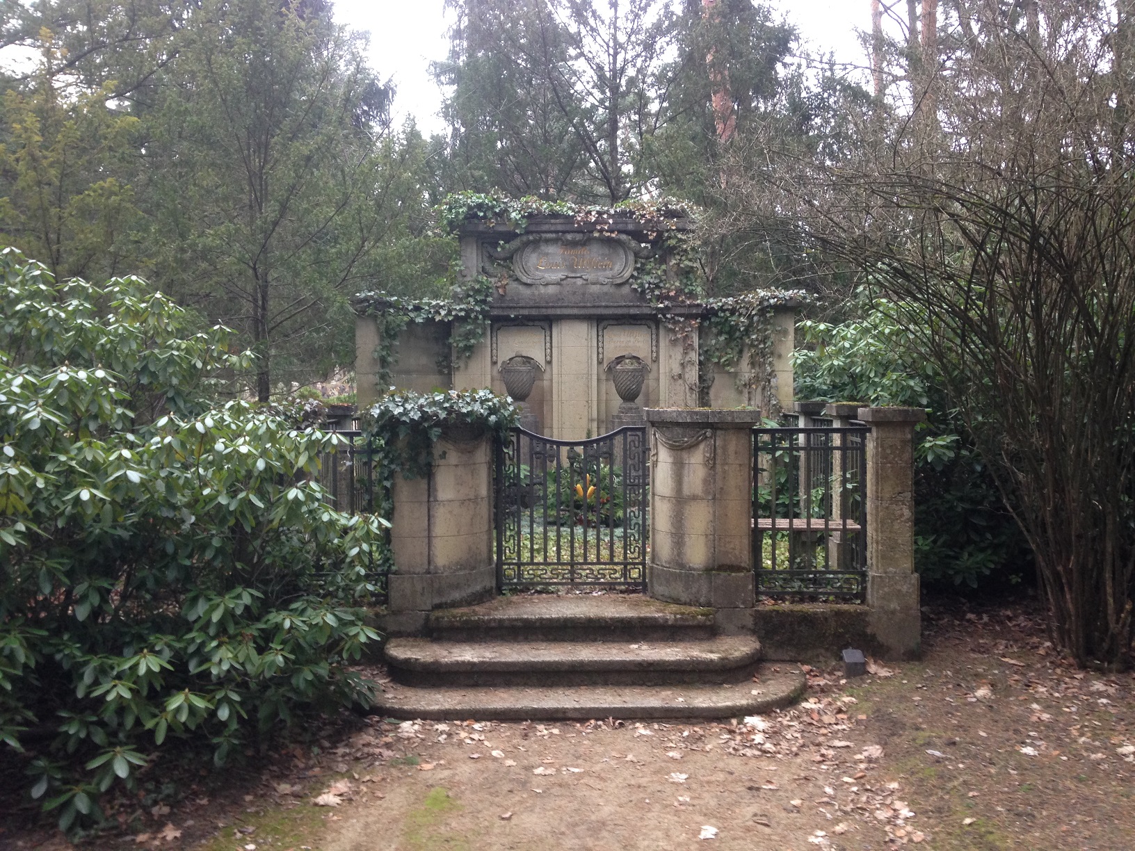 Grabstein Else Ullstein, geb. Landsberger, Südwestkirchhof der Berliner Stadtsynode in Stahnsdorf, Brandenburg, Deutschland