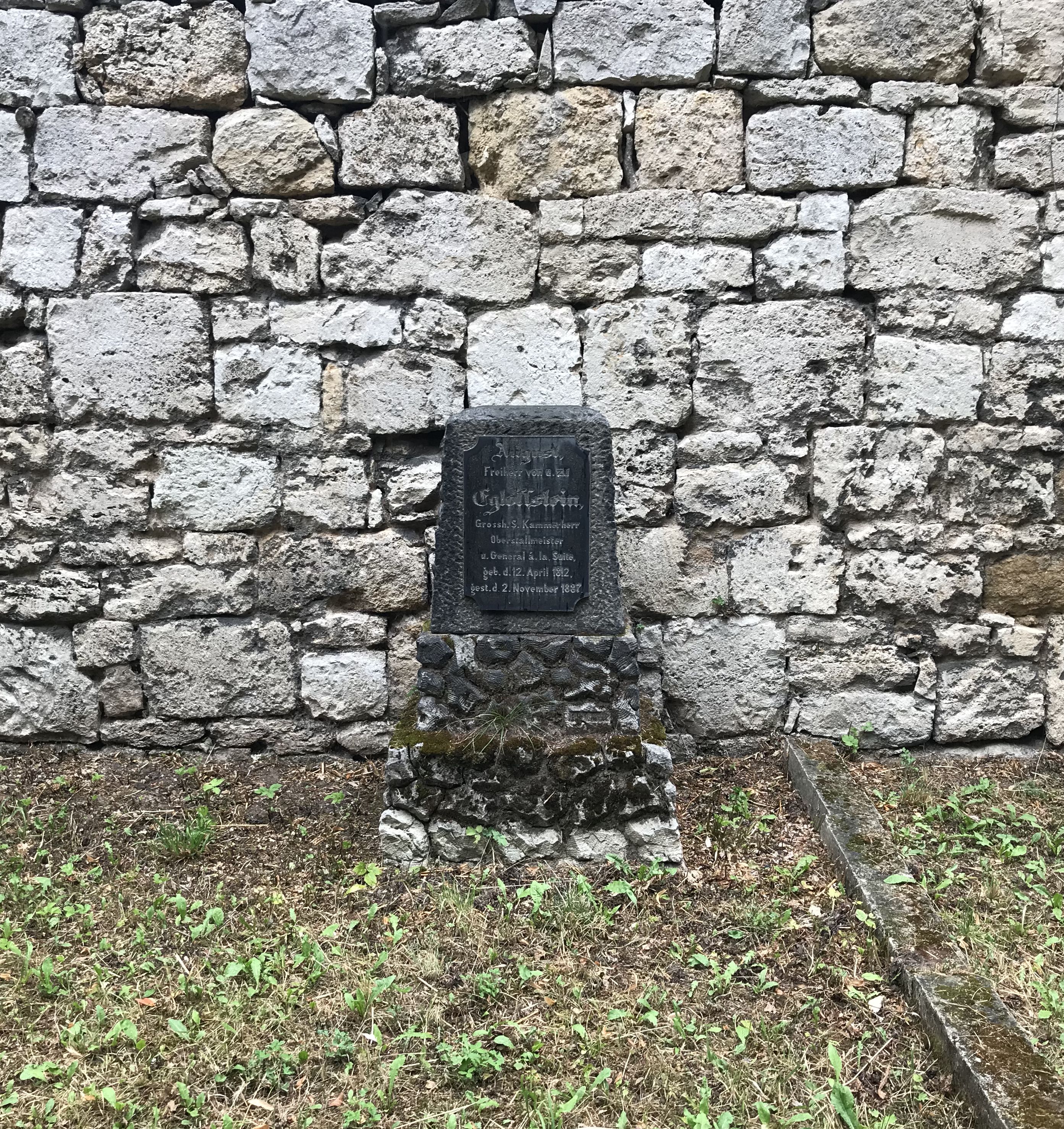 Grabstein August Freiherr von und zu Egloffstein, Hauptfriedhof Weimar, Thüringen, Deutschland