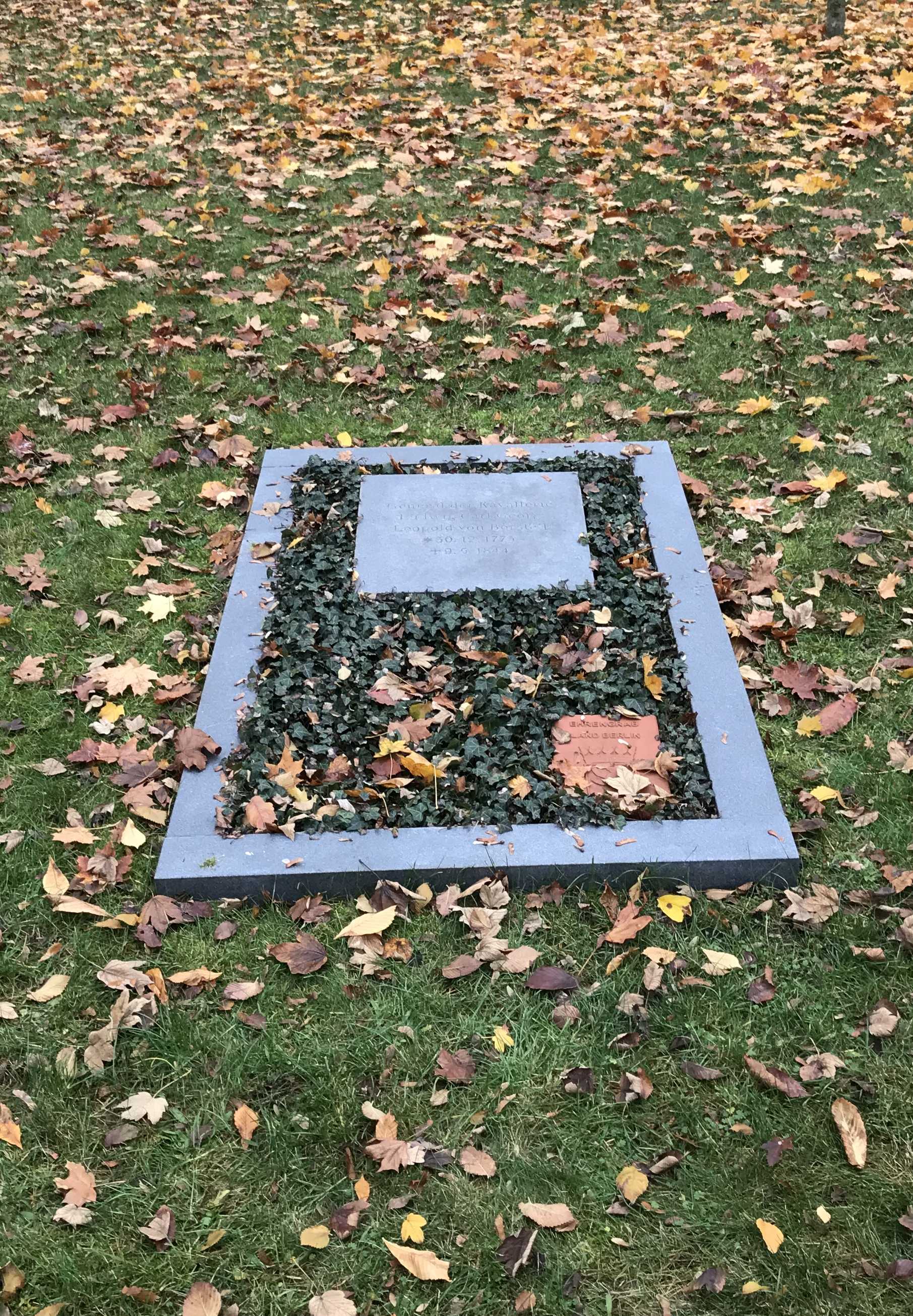 Grabstein Ludwig Karl Georg Leopold von Borstell, Alter Garnisonfriedhof Berlin