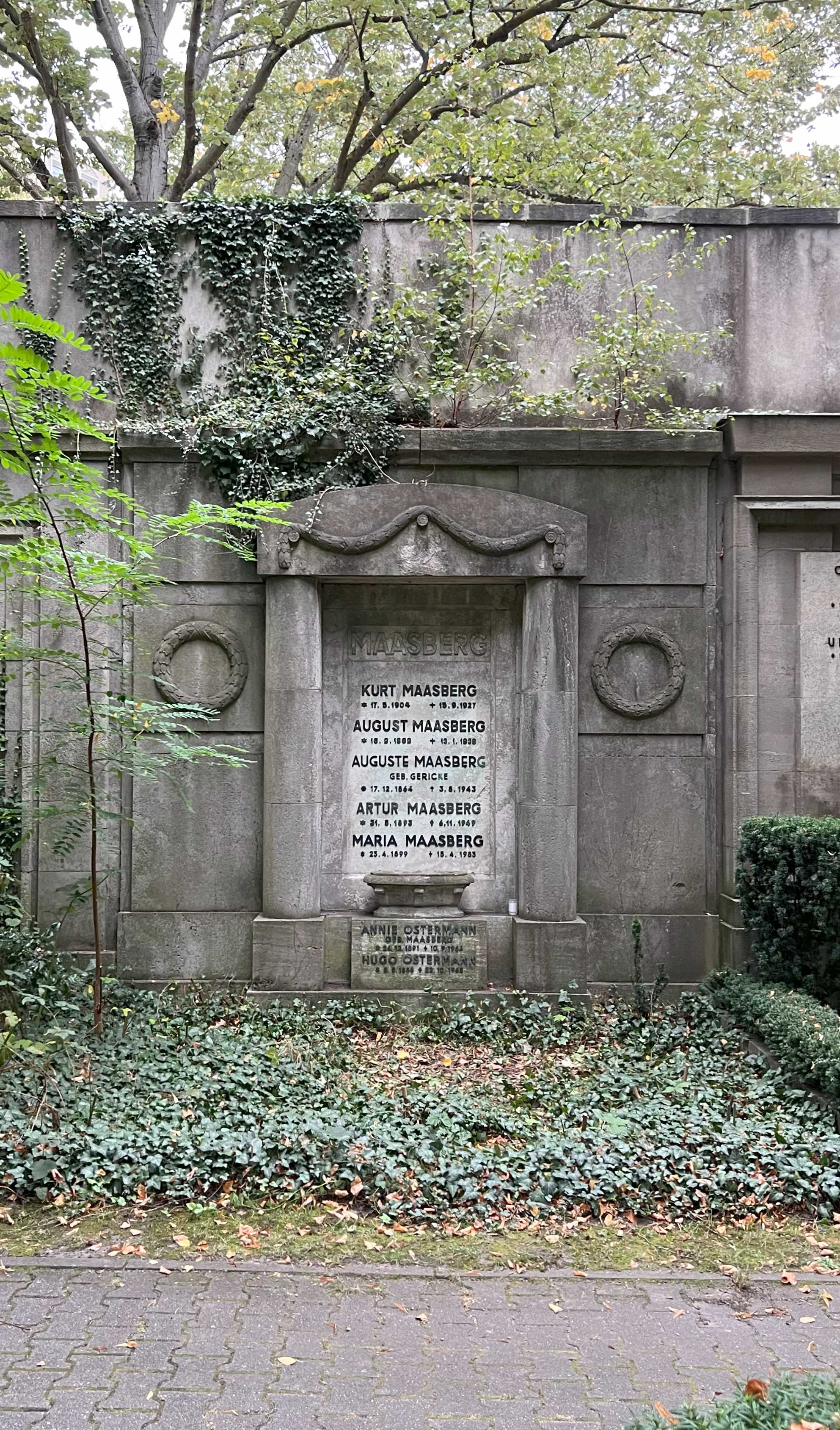 Grabstein Annie Ostermann, geb. Maasberg, Friedhof Wilmersdorf, Berlin