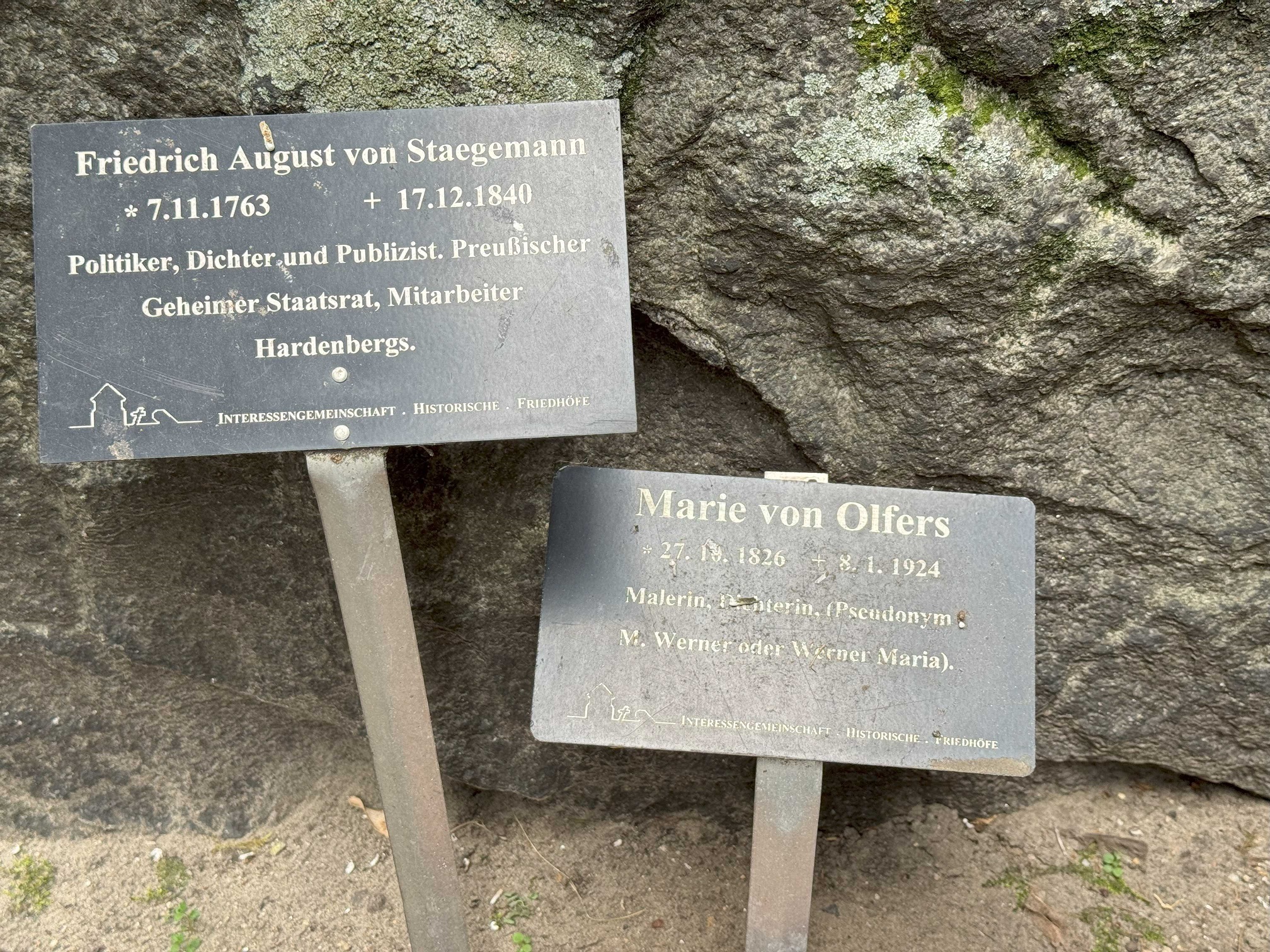 Grabstein Marie von Olfers, Friedhof III der Jerusalems- und Neuen Kirchengemeinde, Berlin-Kreuzberg, Deutschland