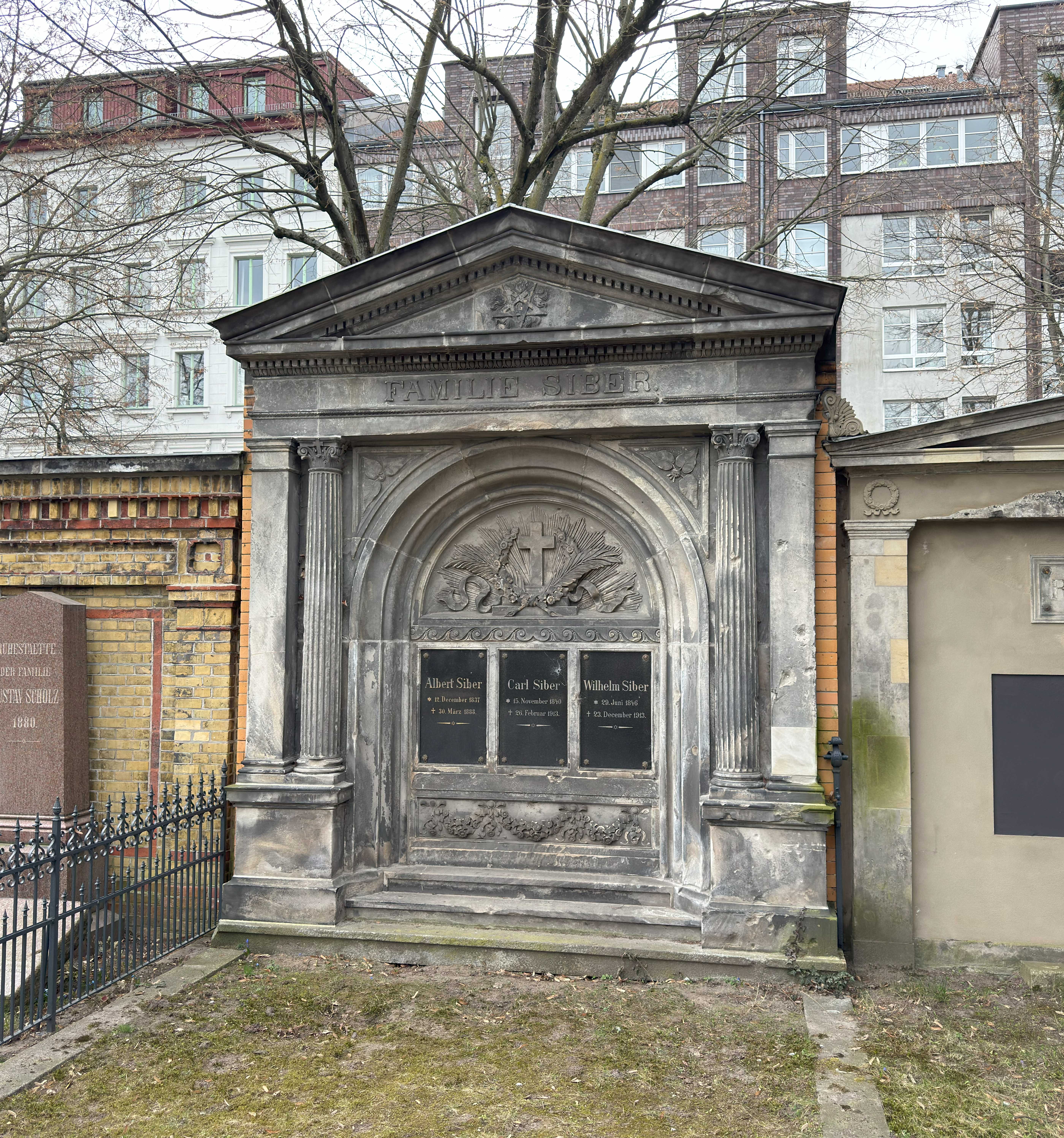Grabstein Albert Siber, Friedhof III der Jerusalems- und Neuen Kirchengemeinde, Berlin-Kreuzberg, Deutschland