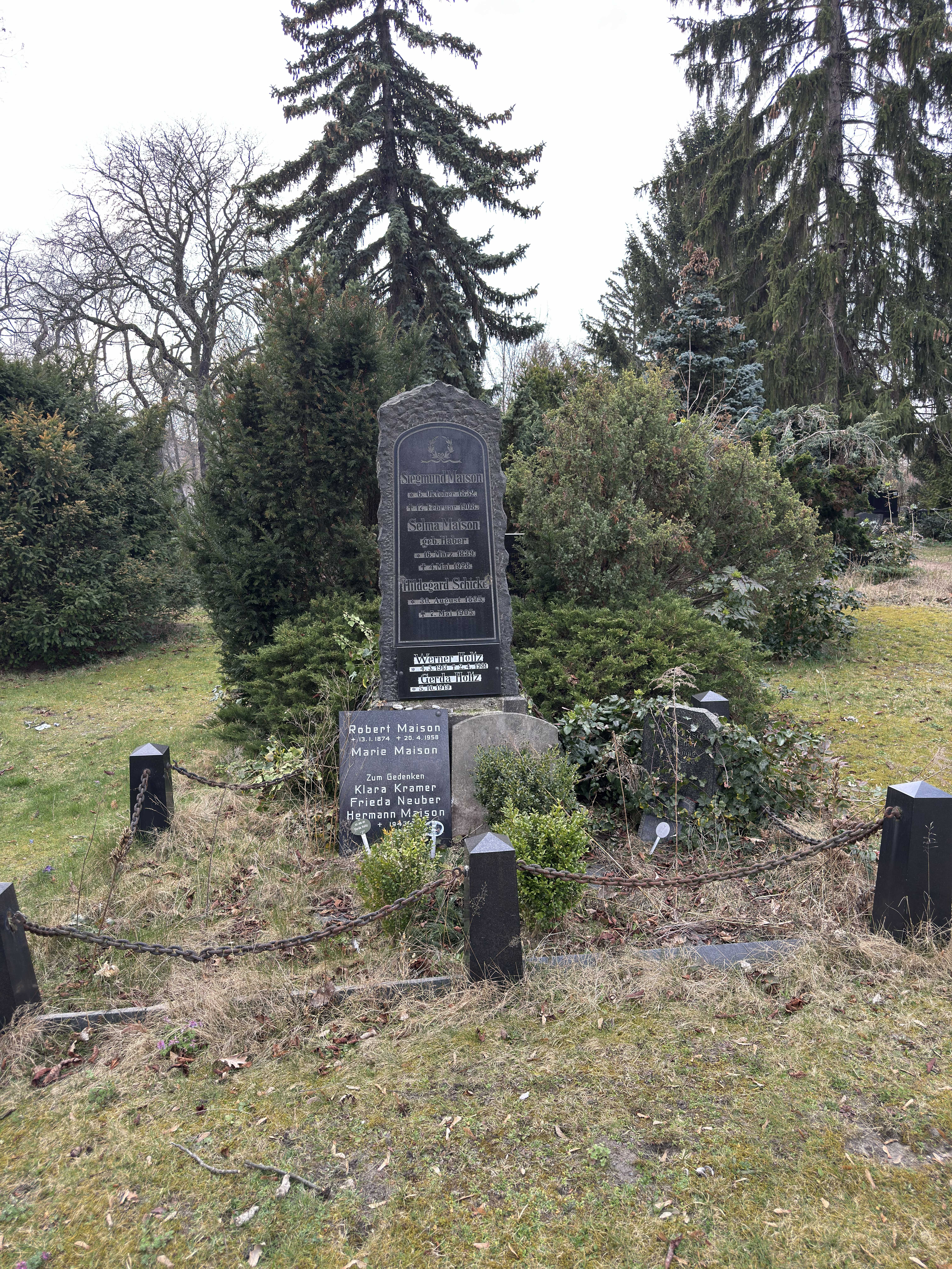 Grabstein Hildegard Schicke, Friedhof III der Jerusalems- und Neuen Kirchengemeinde, Berlin-Kreuzberg, Deutschland