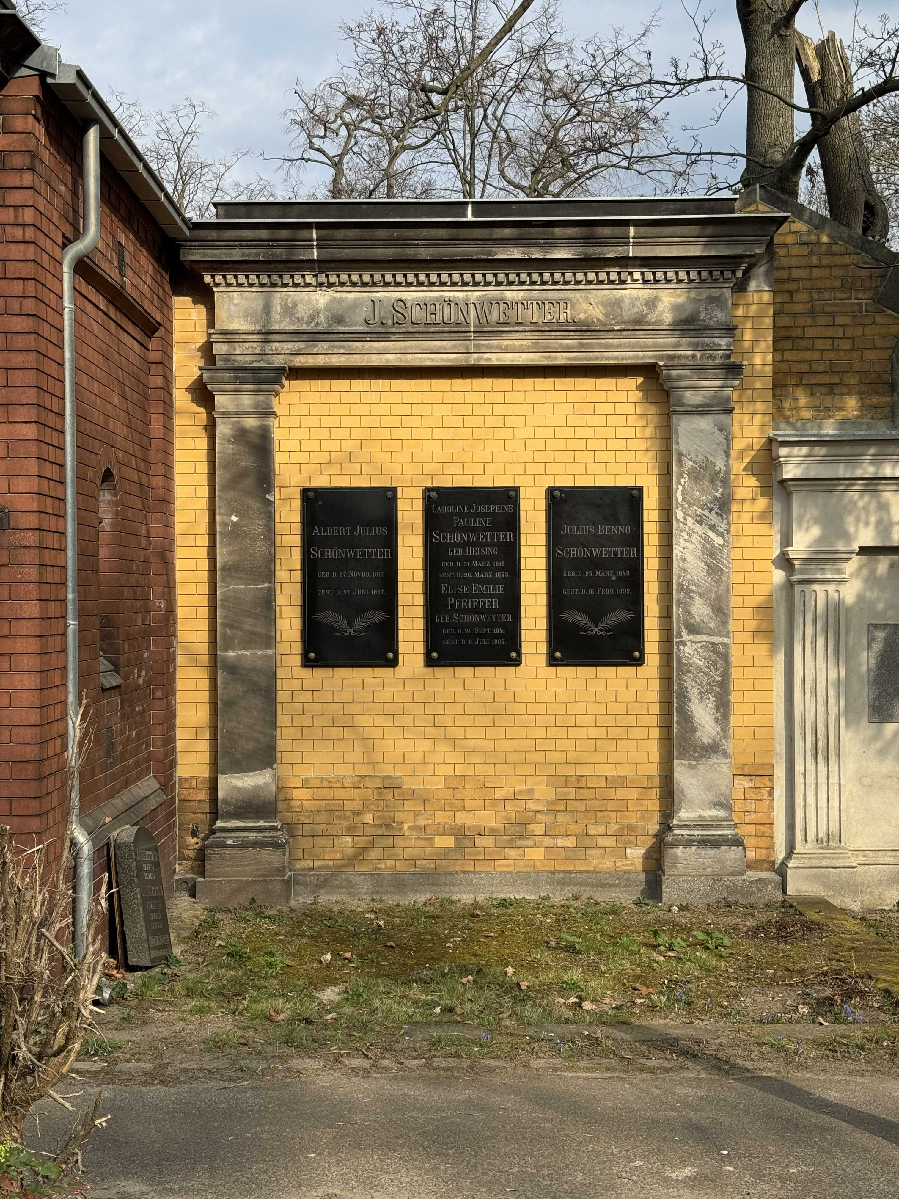 Grabstein Albert Julius Schönwetter, Friedhof III der Jerusalems- und Neuen Kirchengemeinde, Berlin-Kreuzberg, Deutschland