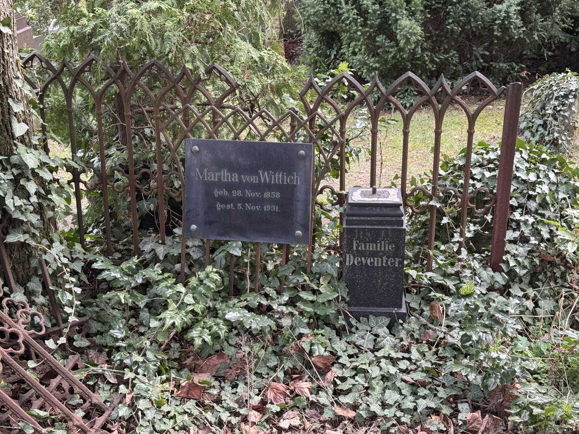 Grabstein Martha von Wittich, Friedhof III der Jerusalems- und Neuen Kirchengemeinde, Berlin-Kreuzberg, Deutschland