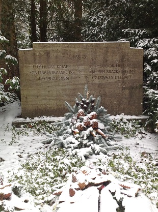 Grabstein Theodor Heuss, Waldfriedhof Stuttgart-Degerloch
