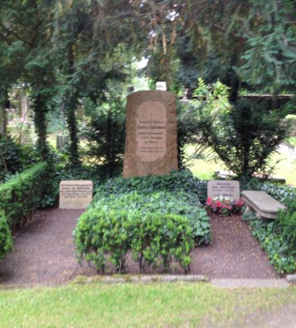 Grabstein Erich von Falkenhayn, Friedhof Bornstedt, Brandenburg