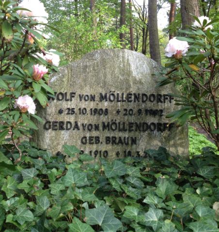 Grabstein Gerda von Möllendorff, geb. Braun, Waldfriedhof Zehlendorf, Berlin