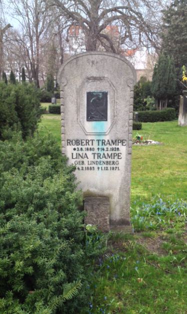 Grabstein Lina Trampe, geb. Lindenberg, Alter Friedhof der Zwölf-Apostel-Gemeinde, Berlin-Schöneberg