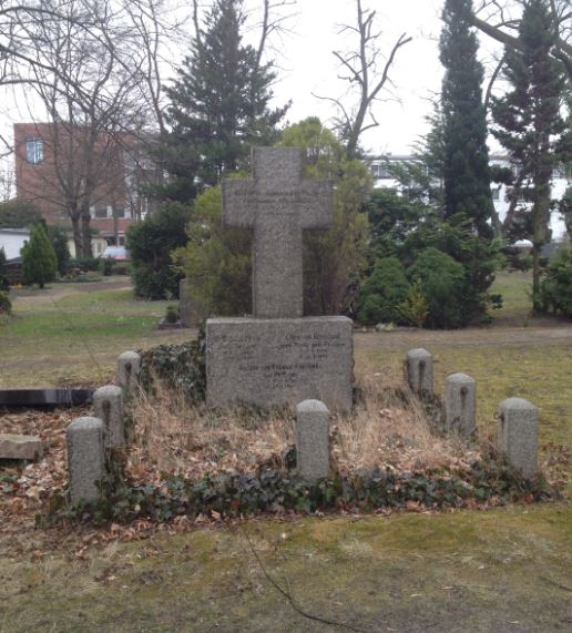 Gedenkstein Rudolf von Renouard de Viville, Friedhof Teltow, Brandenburg