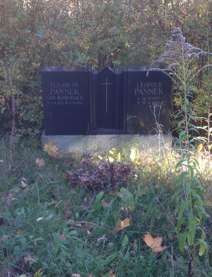 Grabstein Leopold Pannek, Friedhof Schönow, Berlin-Zehlendorf, Deutschland