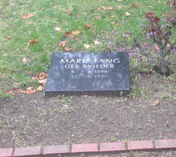 Grabstein Marie Lang, geb. Wieder, Invalidenfriedhof Berlin, Deutschland