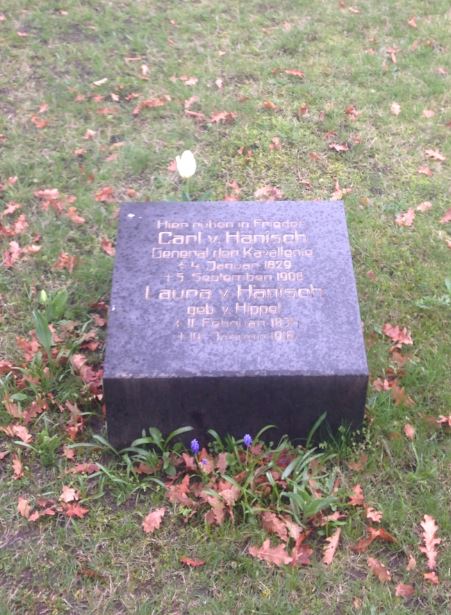 Restitutionsgrabstein Carl von Hänisch, Invalidenfriedhof Berlin, Deutschland