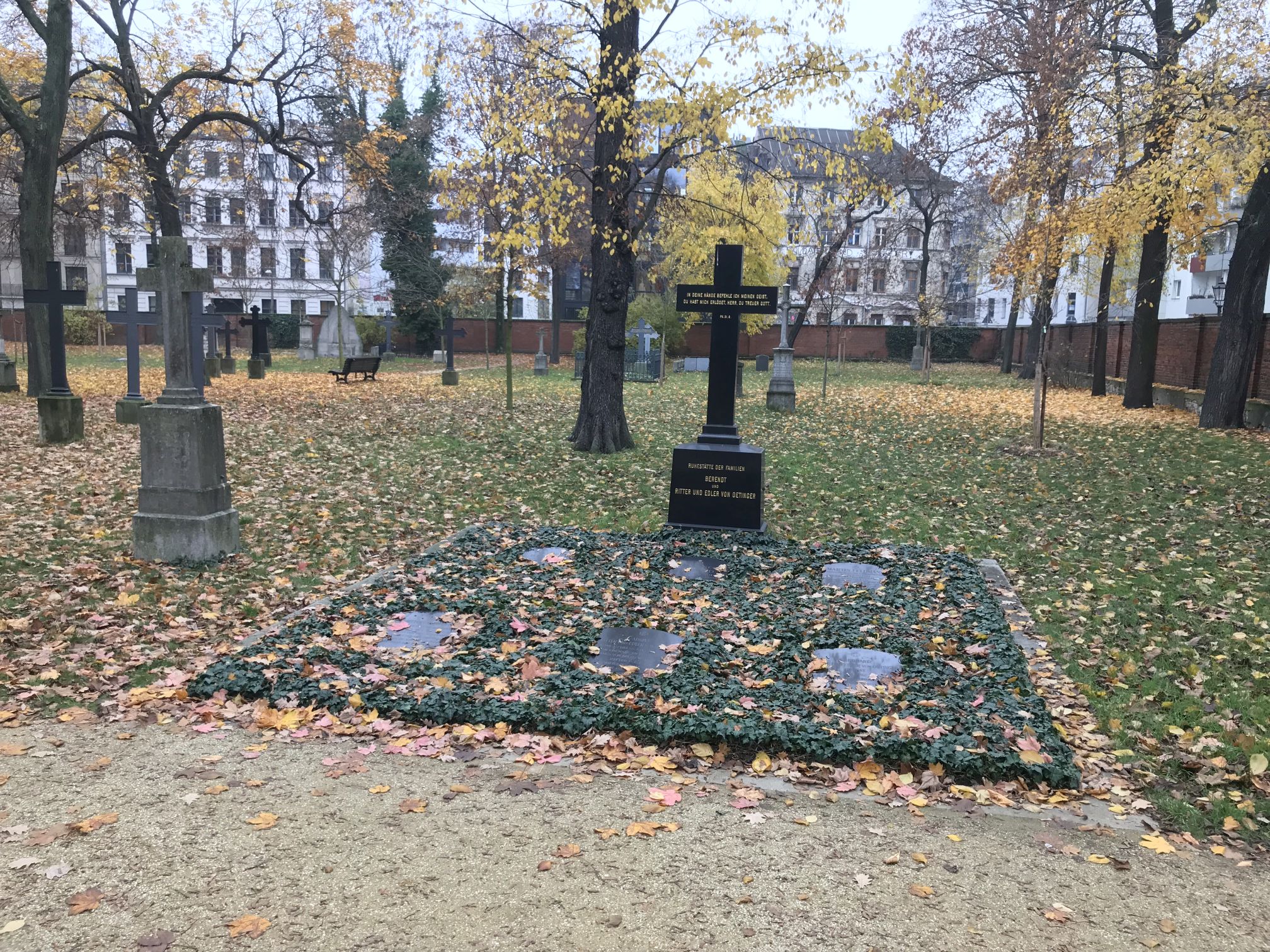 Grabstein Hans Ritter und Edler von Oetinger, Alter Garnisonfriedhof Berlin
