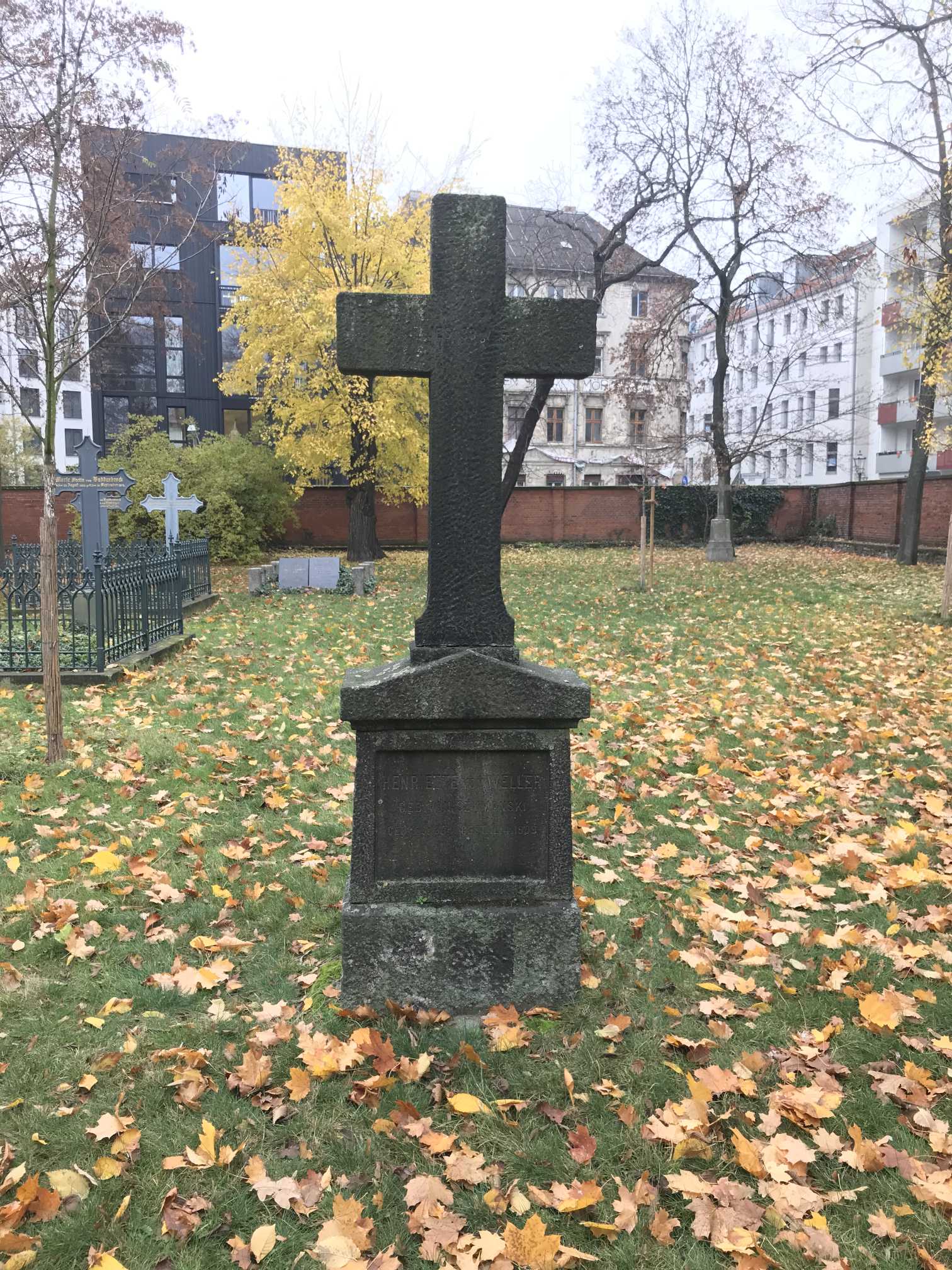Grabstein Henriette von Weller, geb. von Szymanski, Alter Garnisonfriedhof Berlin